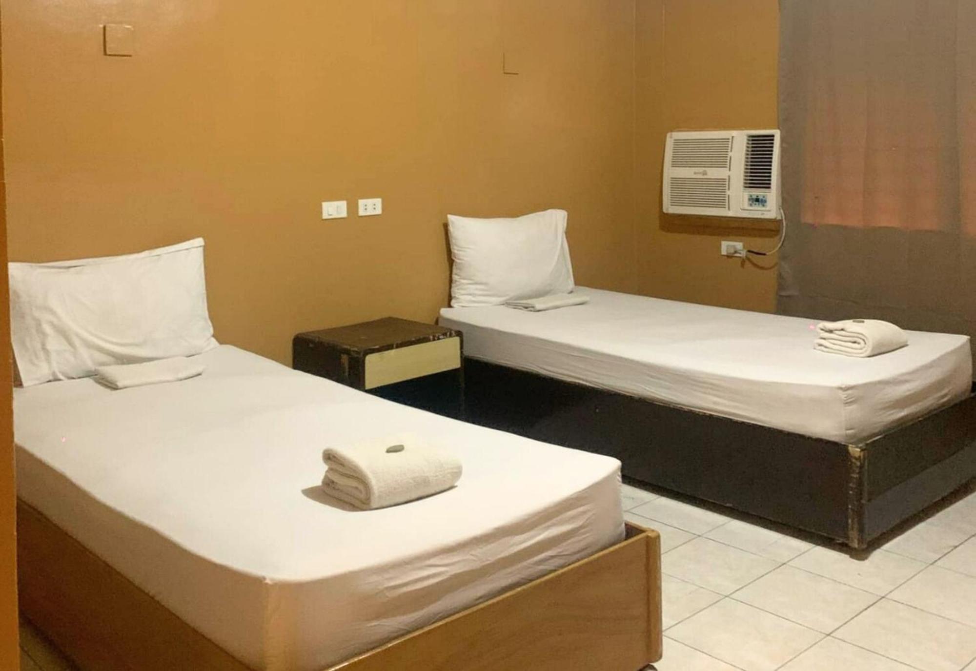 Dona Mercedes Cebu Extérieur photo