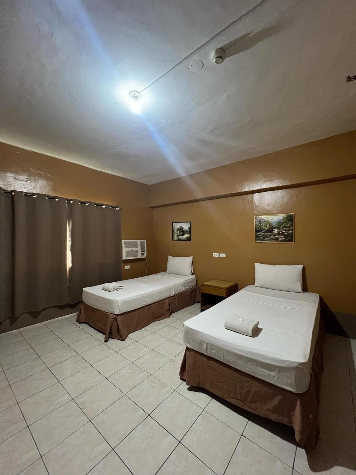 Dona Mercedes Cebu Extérieur photo